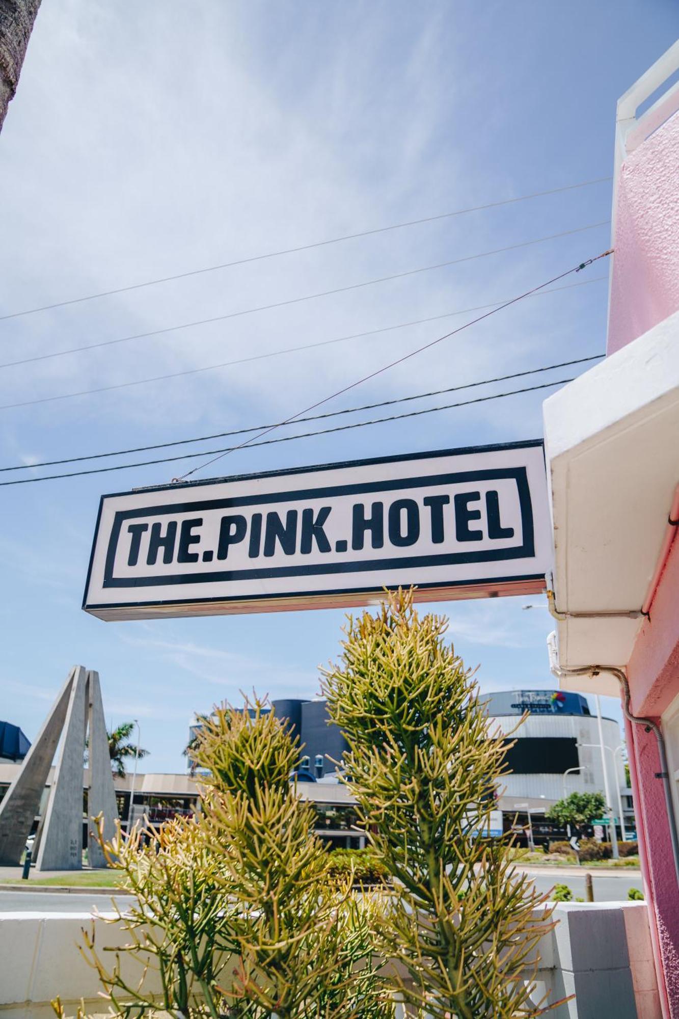 The Pink Hotel Coolangatta Gold Coast Exterior photo